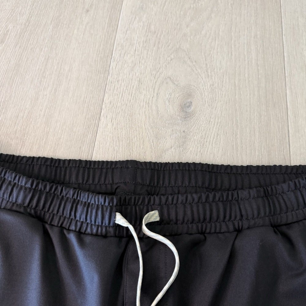 Vuori Sunday Performance Jogger Pants Men's Size XL Black Performance Stretch - Picture 5 of 9